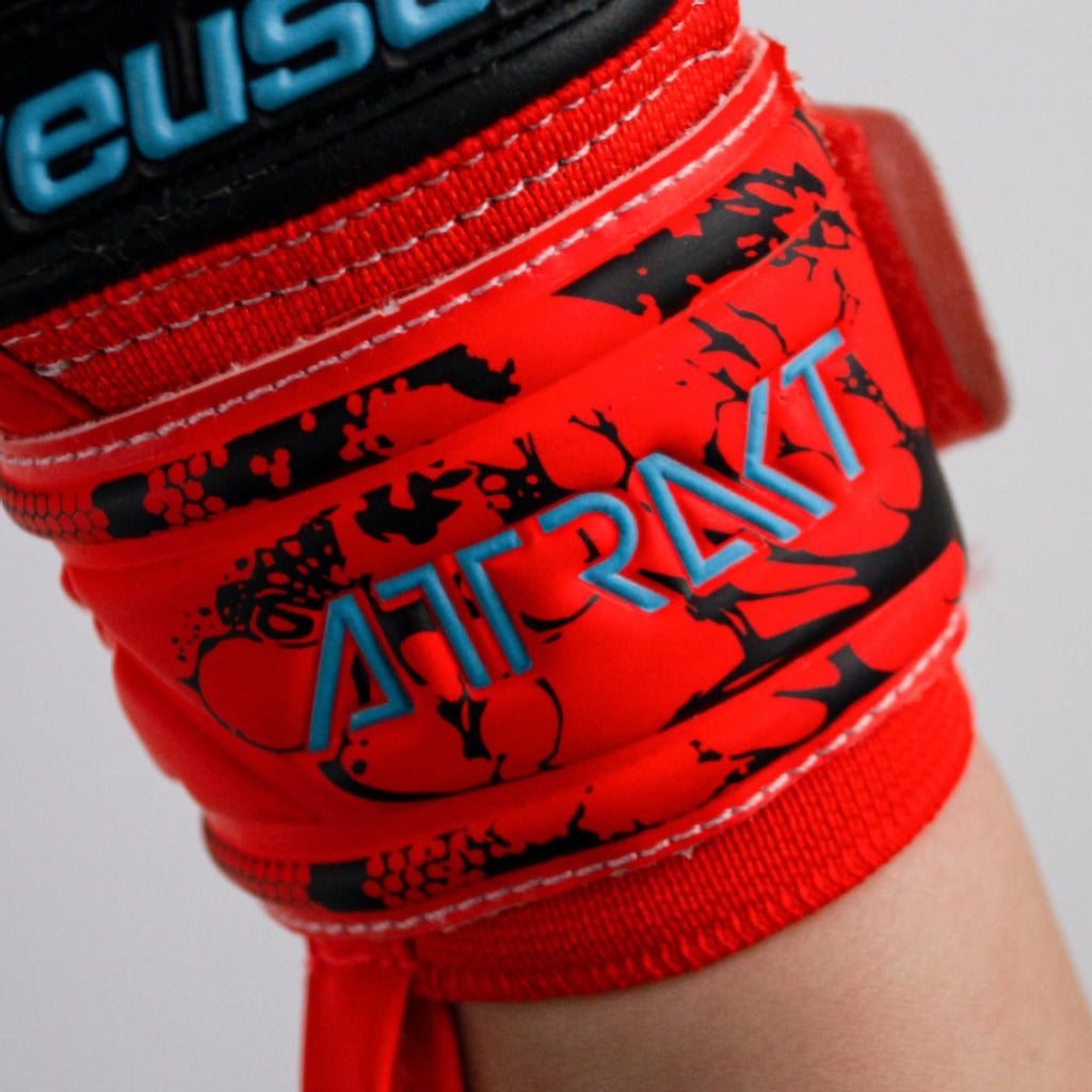 Youth Attrakt Silver 23 Glove