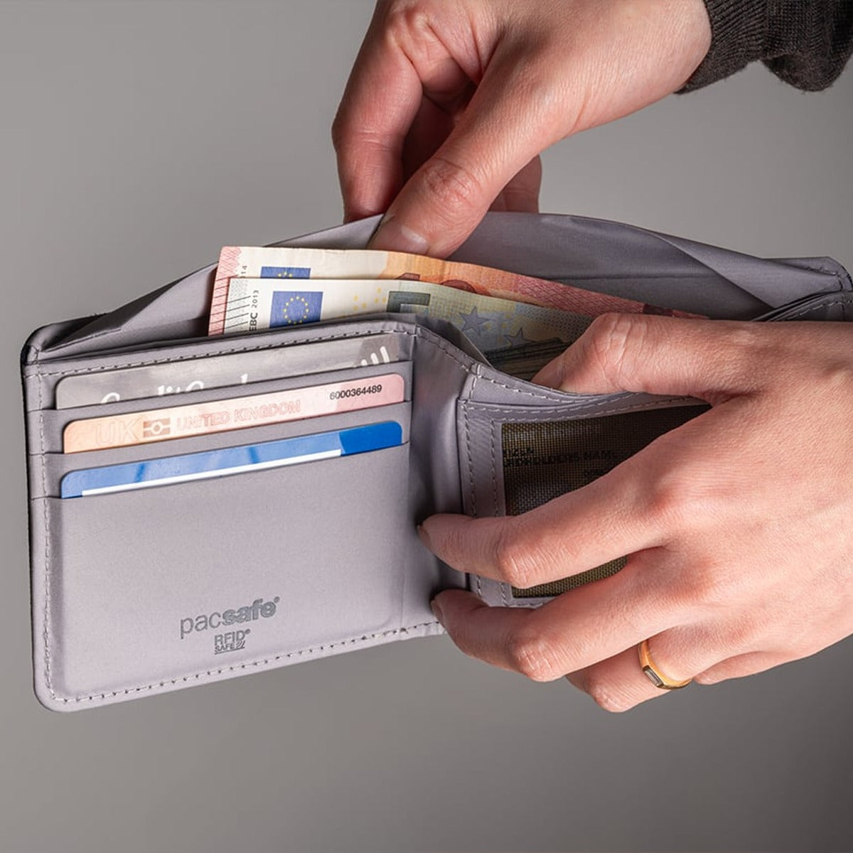 RFIDsafe Bifold Wallet