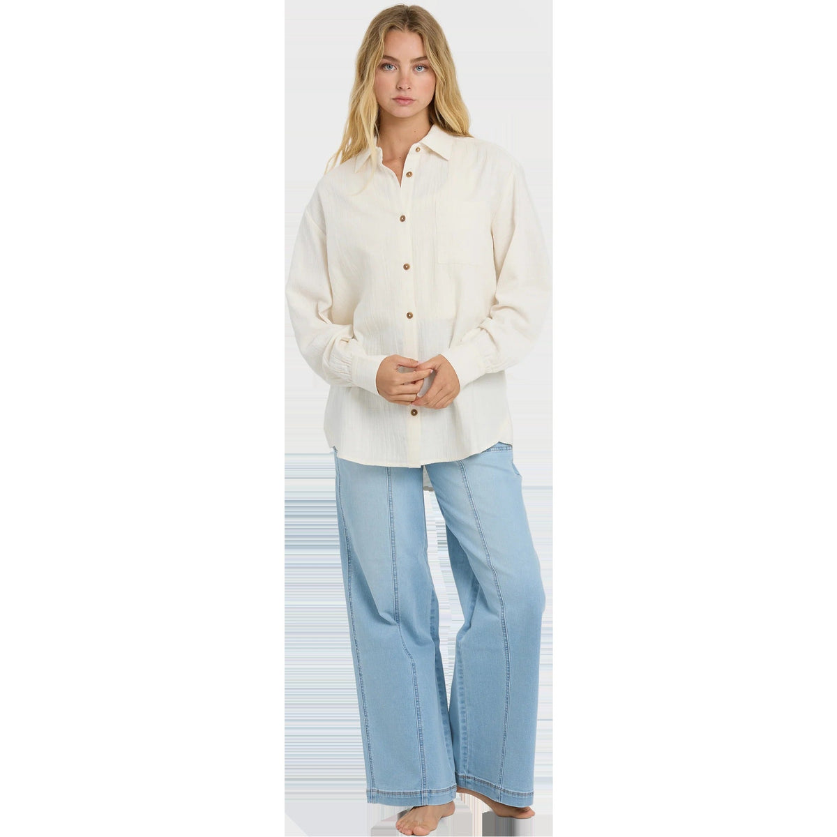 Women's Wanderer Solid Long Sleeve Woven Top