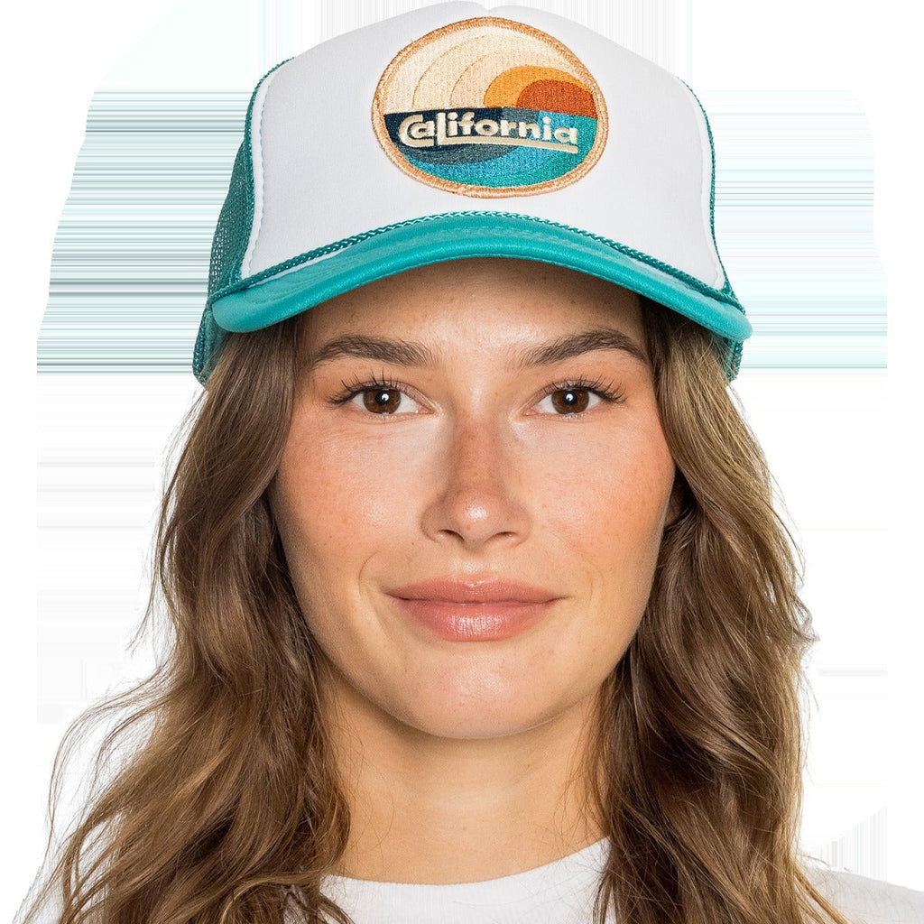 California Waves Trucker