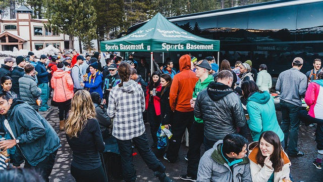 Palisades Tahoe Ski Bus