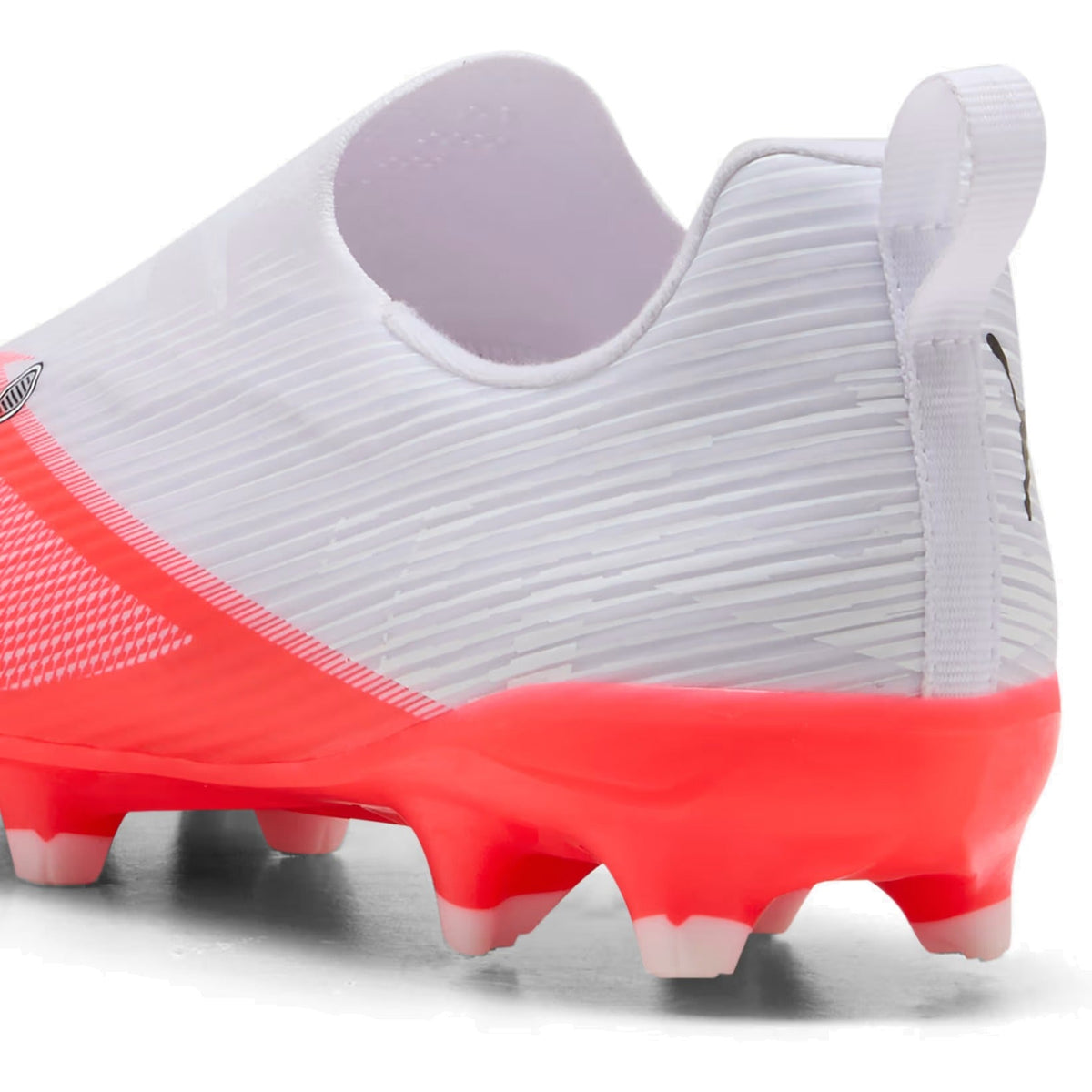 Youth Ultra 7 Match Laceless FG/AG