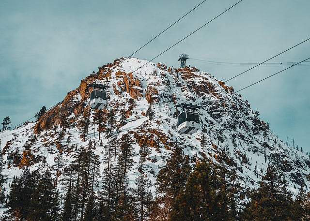 Palisades Tahoe Ski Bus