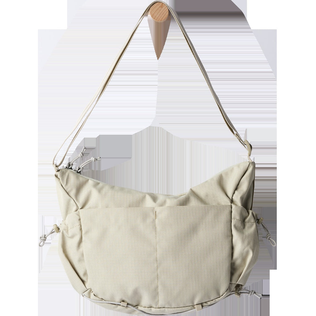 Viaje 9L Shoulder Bag