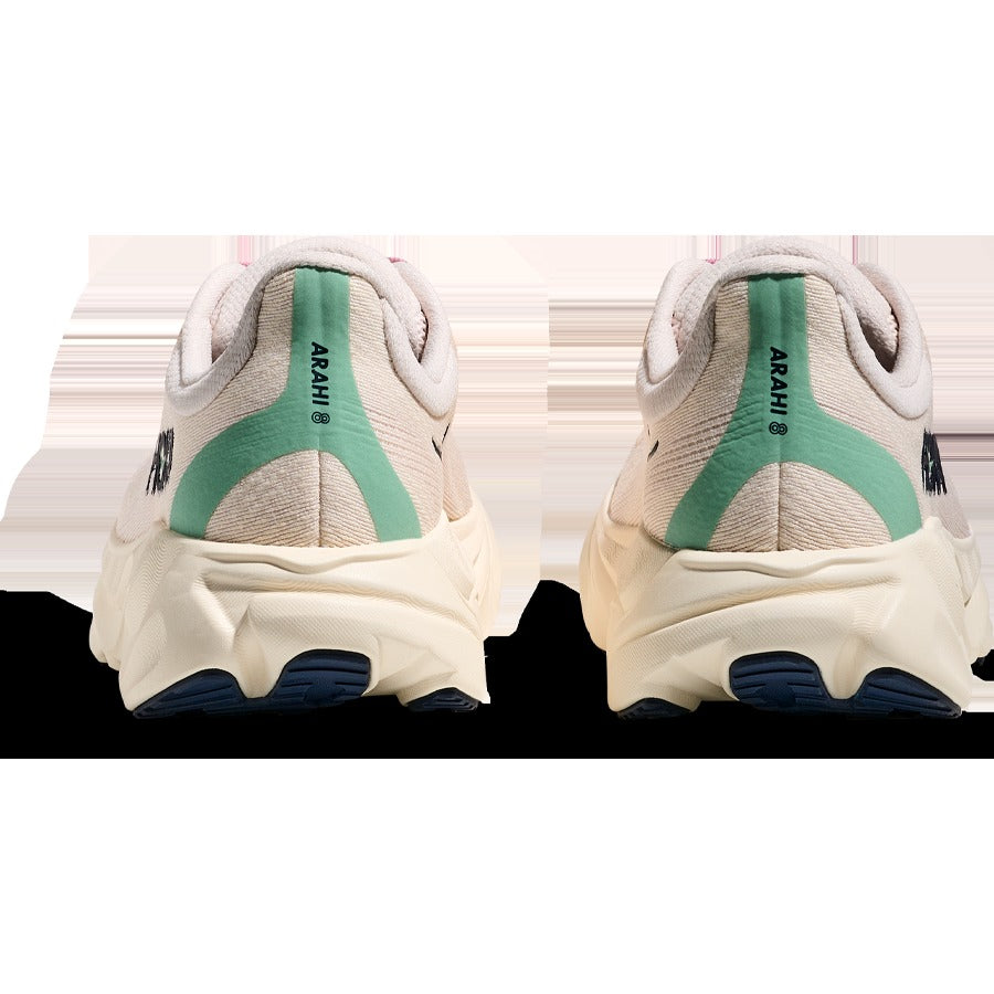 Women's Arahi 8