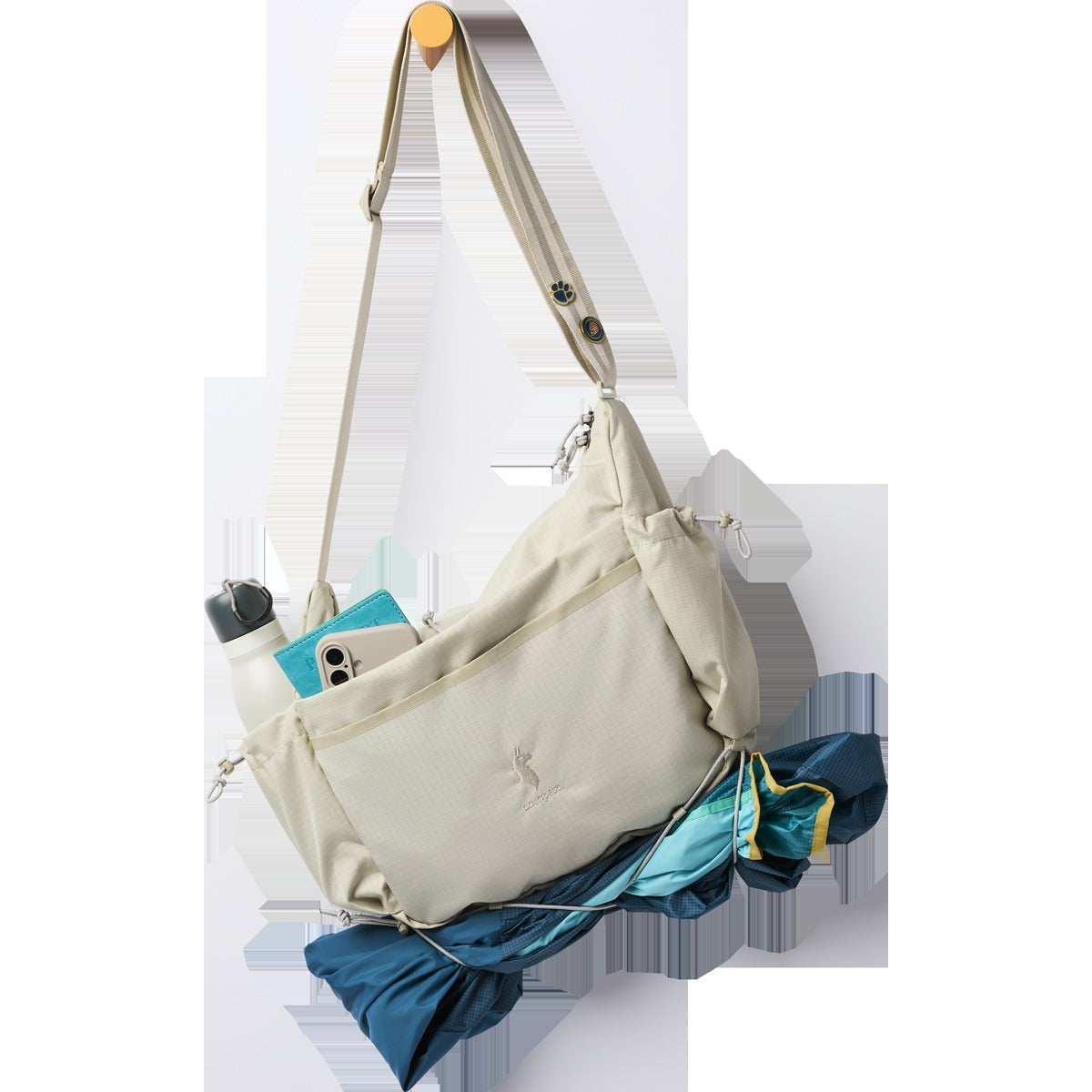 Viaje 9L Shoulder Bag