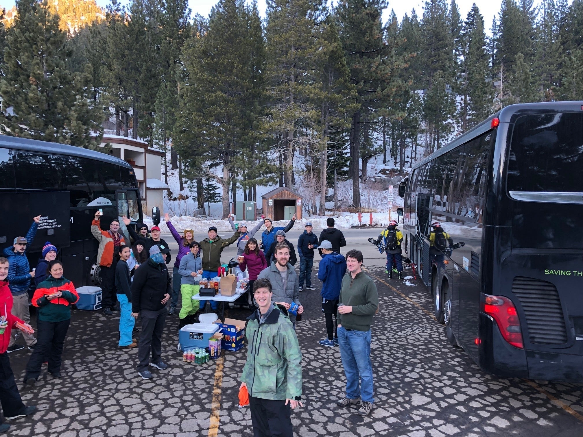 Palisades Tahoe Ski Bus