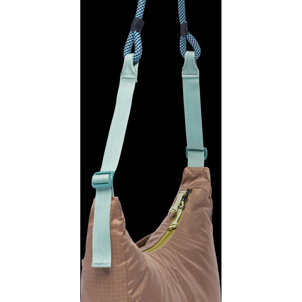 Torzo 8L Shoulder Bag