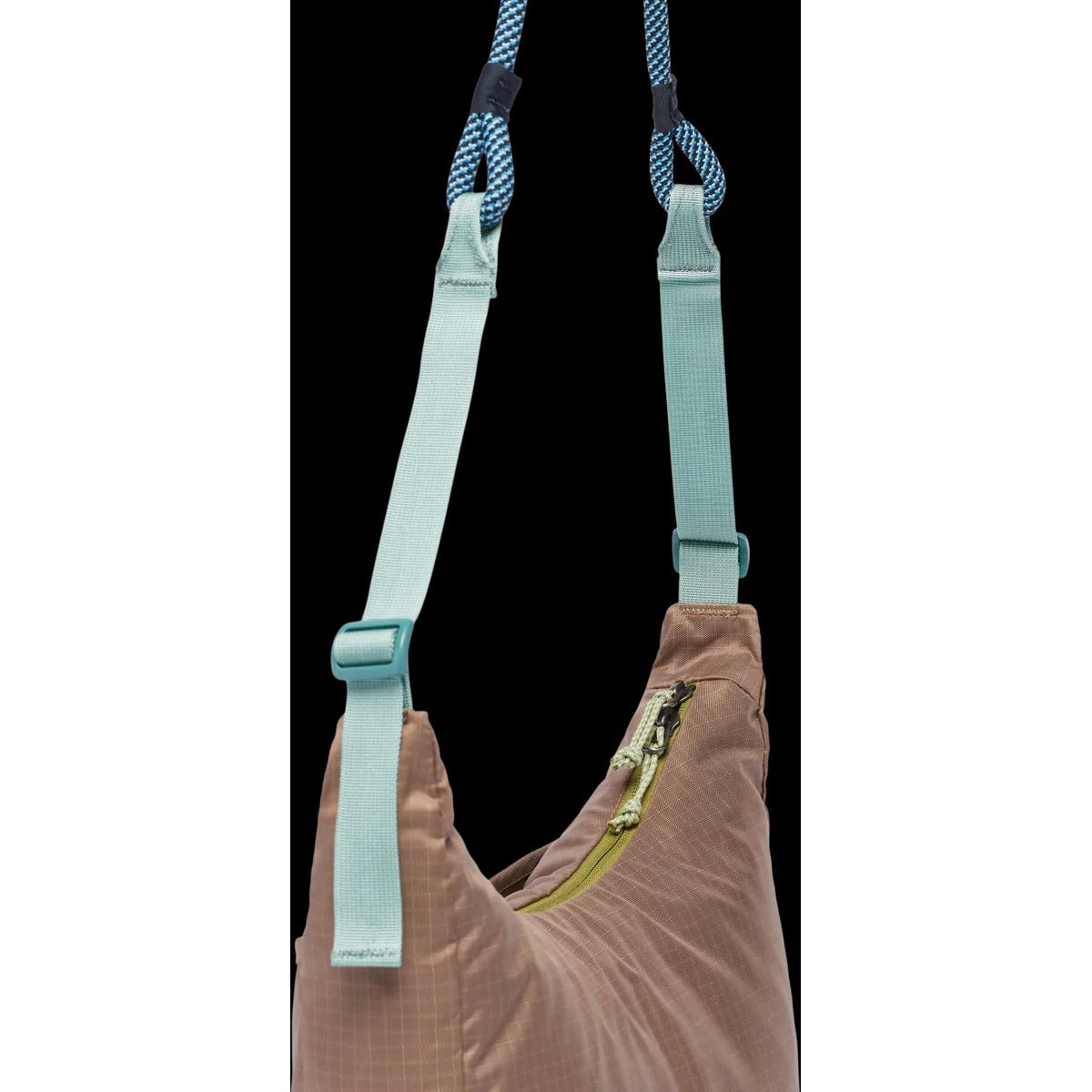 Torzo 8L Shoulder Bag