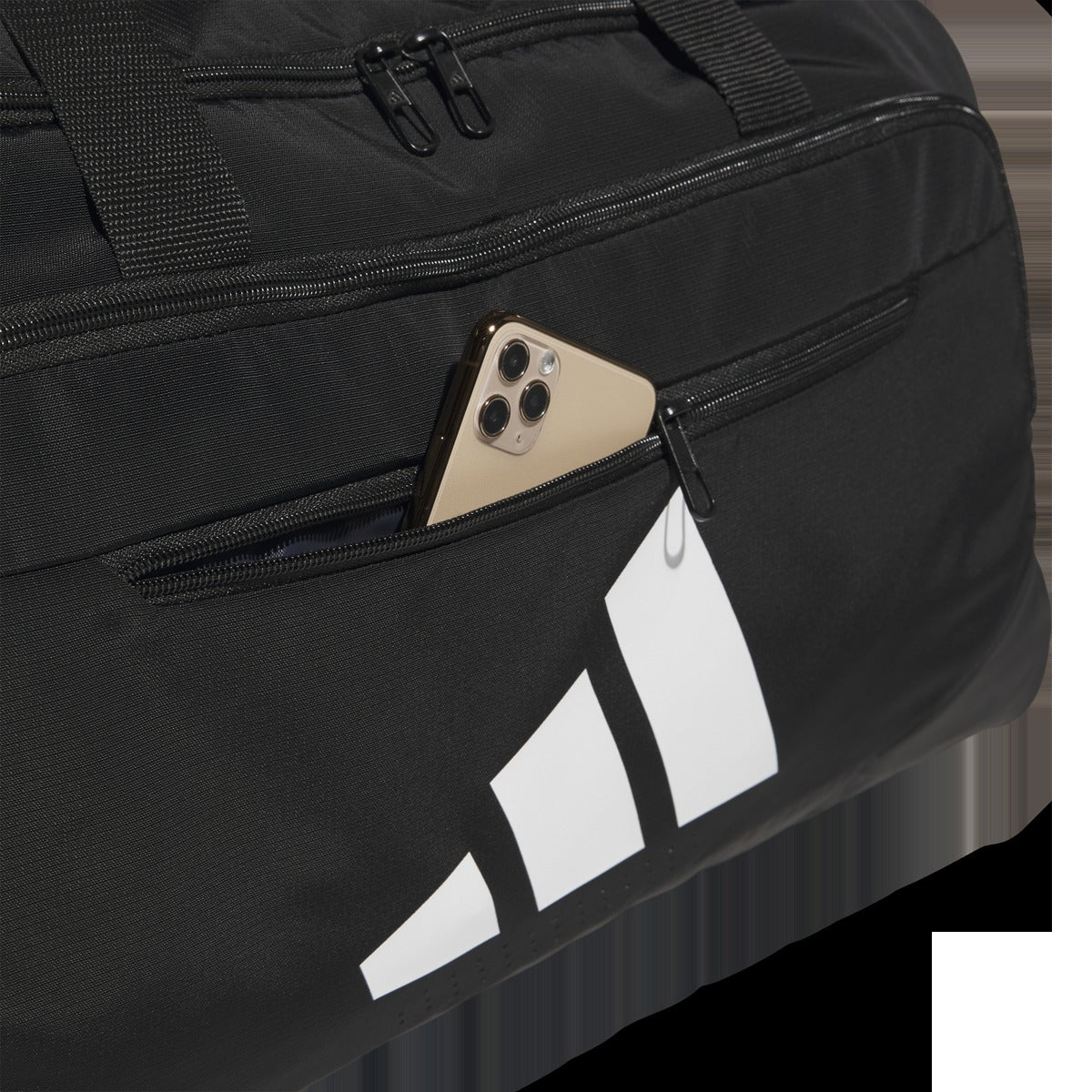 Defender 5 Medium Duffel
